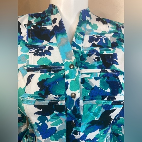 Laura Scott~Floral in Blues Button Blouse~3/4 Sleeves~Loop & Line Design~Size SC - Picture 4 of 11